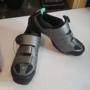 Motodiva MTB Shoe Gray Size 40/7.5